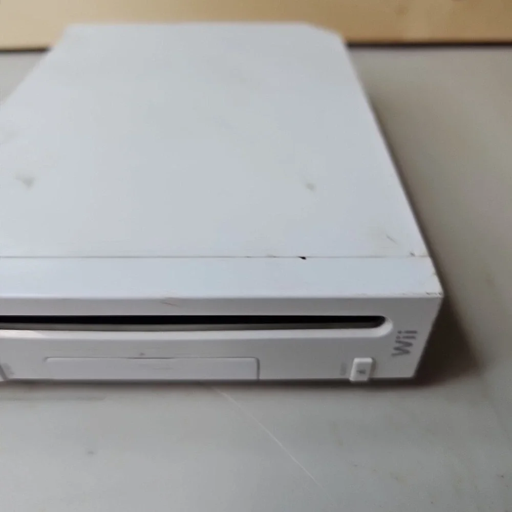 Nintendo Wii Console White 2006 RVL-001 For Parts